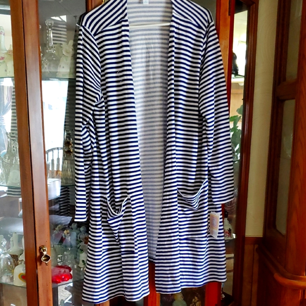 COVER #06 (CH) NWT LuLaRoe Carolone Cardigan
